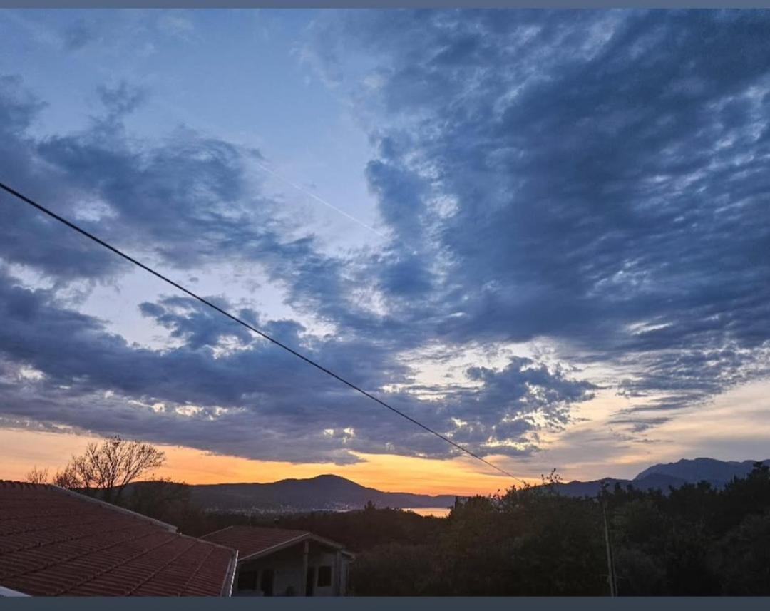 Bgd 2 Apartman Kotor Oda fotoğraf